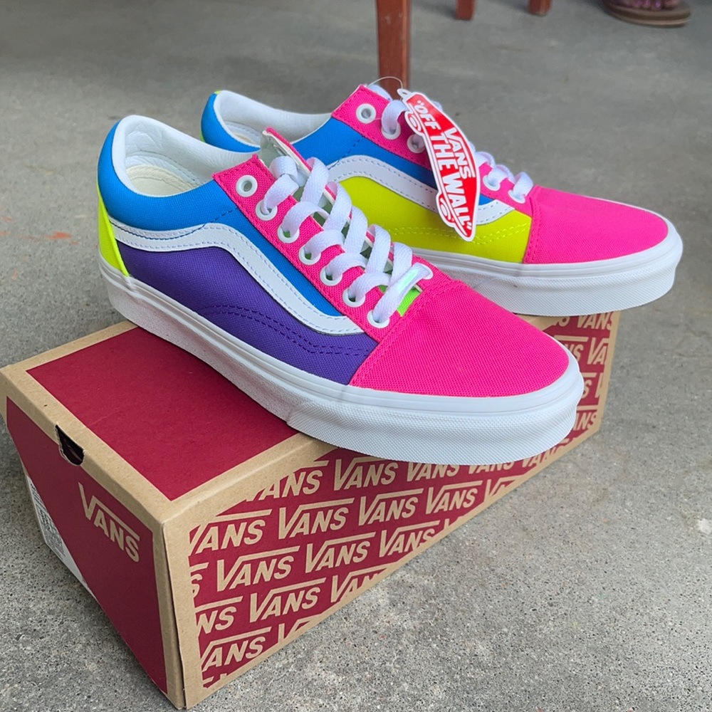 Vivid, AWESOME FUN looking OLD SKOOL vans sneakers